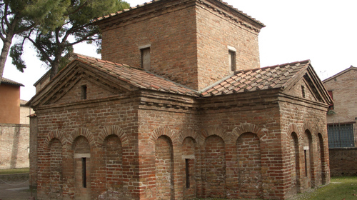 Veduta dal retro del Mausoleo di Galla Placidia